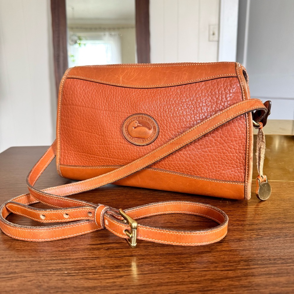 Vintage Dooney & Bourke All Weather Leather Crossbody Bag R19 Classic Zip 1990’s